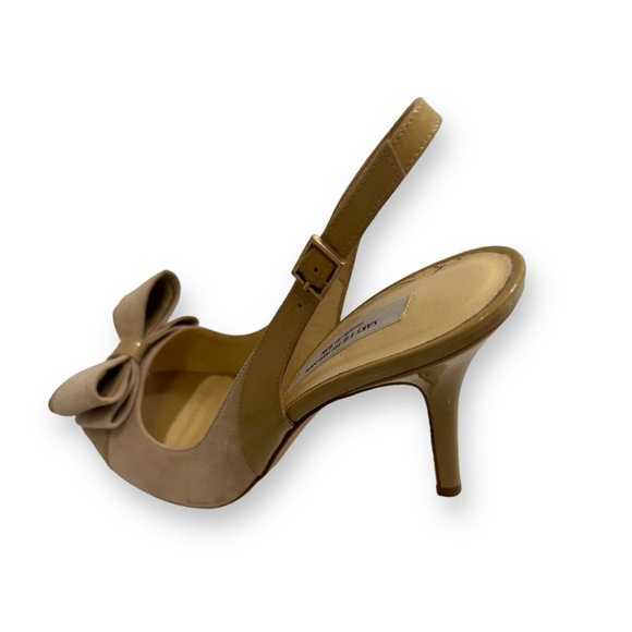 Saks Fifth Avenue Suede and tan patent leather pumps. Bow detail. Never worn - Picture 2 of 3